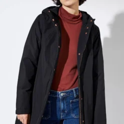 Ariza - Winterparka Aus Bio-Baumwolle & Recyceltem Nylon - Black 11 Ariza - Winterparka Aus Bio-Baumwolle & Recyceltem Nylon - Black -Grundstoff Verkäufe Ariza black hochwertiger Damen Wintermantel schwarz mit auffaelligen kupferfarbenen Druckknoepfen und Reissverschluss 1280x1280