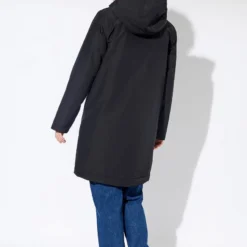 Ariza - Winterparka Aus Bio-Baumwolle & Recyceltem Nylon - Black 15 Ariza - Winterparka Aus Bio-Baumwolle & Recyceltem Nylon - Black -Grundstoff Verkäufe Ariza black vegane Wintermode von LangerChen wasserabweisend atmungsaktiv winddicht Damen Winterparka 1280x1280