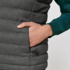 Steppweste Aus Recyceltem Polyester - Deep Metal Heather Grey -Grundstoff Verkäufe Detail verschliessbare Seitentasche W899 094 1280x1280
