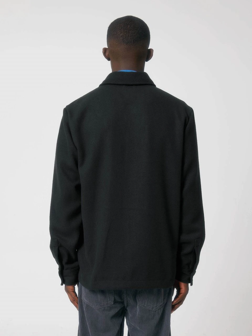 Unisex Twill Overshirt Aus Recyceltem Polyester - Black 8 Unisex Twill Overshirt Aus Recyceltem Polyester - Black – Bild 6