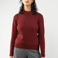 Grundstoff Verkäufe -Grundstoff Verkäufe MELAWEAR SADA BURGUNDERROT Damen Feinstrick Pullover leicht Stehkragen Rippenstrick Saeume bio umweltbewusst 1280x1280