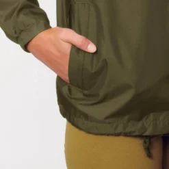 Unisex Coach Jacket Aus Recyceltem Polyester - British Khaki 25 Unisex Coach Jacket Aus Recyceltem Polyester - British Khaki -Grundstoff Verkäufe U833 008 9 duenne wasserabweisende Jacke aus reinem umweltschonenden Recycelmaterial khaki 1280x1280