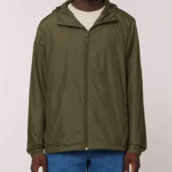 Unisex Windbreaker Aus Recyceltem Polyester - British Khaki 16 Unisex Windbreaker Aus Recyceltem Polyester - British Khaki -Grundstoff Verkäufe U846 008 4 nachhaltige Multifunktions Jacke aus rec PET Flaschen umweltschonend und fair produziert 1280x1280