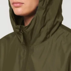 Unisex Windbreaker Aus Recyceltem Polyester - British Khaki 22 Unisex Windbreaker Aus Recyceltem Polyester - British Khaki -Grundstoff Verkäufe U846 008 7 fluorfrei beschichtete Jacke mit doppellagiger Kapuze mit Schirm und Gummizug mit verstellbarem Stopper 1280x1280