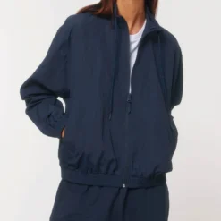 Leichte Unisex Jacke Aus Recyceltem Nylon - French Navy -Grundstoff Verkäufe U849 727 11 locker geschnittene Sportjacke aus Taslan Gewebe leicht und locker Unisex 1280x1280