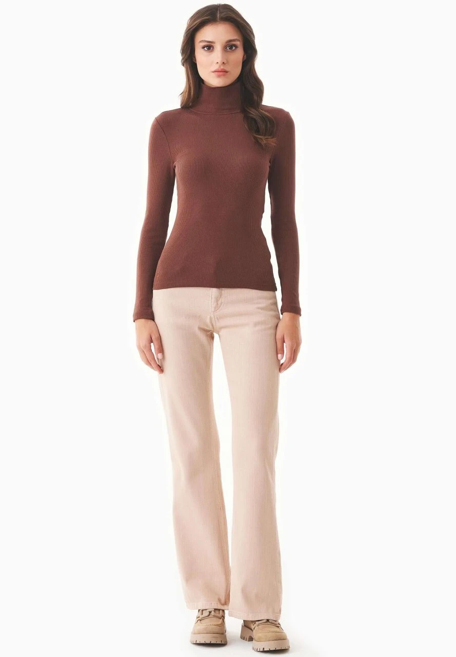 Longsleeve Mit Rollkragen Aus Bio-Baumwolle - Dark Brown 8 Longsleeve Mit Rollkragen Aus Bio-Baumwolle - Dark Brown – Bild 6