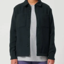 Unisex Twill Overshirt Aus Recyceltem Polyester - Black 14 Unisex Twill Overshirt Aus Recyceltem Polyester - Black -Grundstoff Verkäufe faire Jacke nachhaltig produziert U845 002 1280x1280