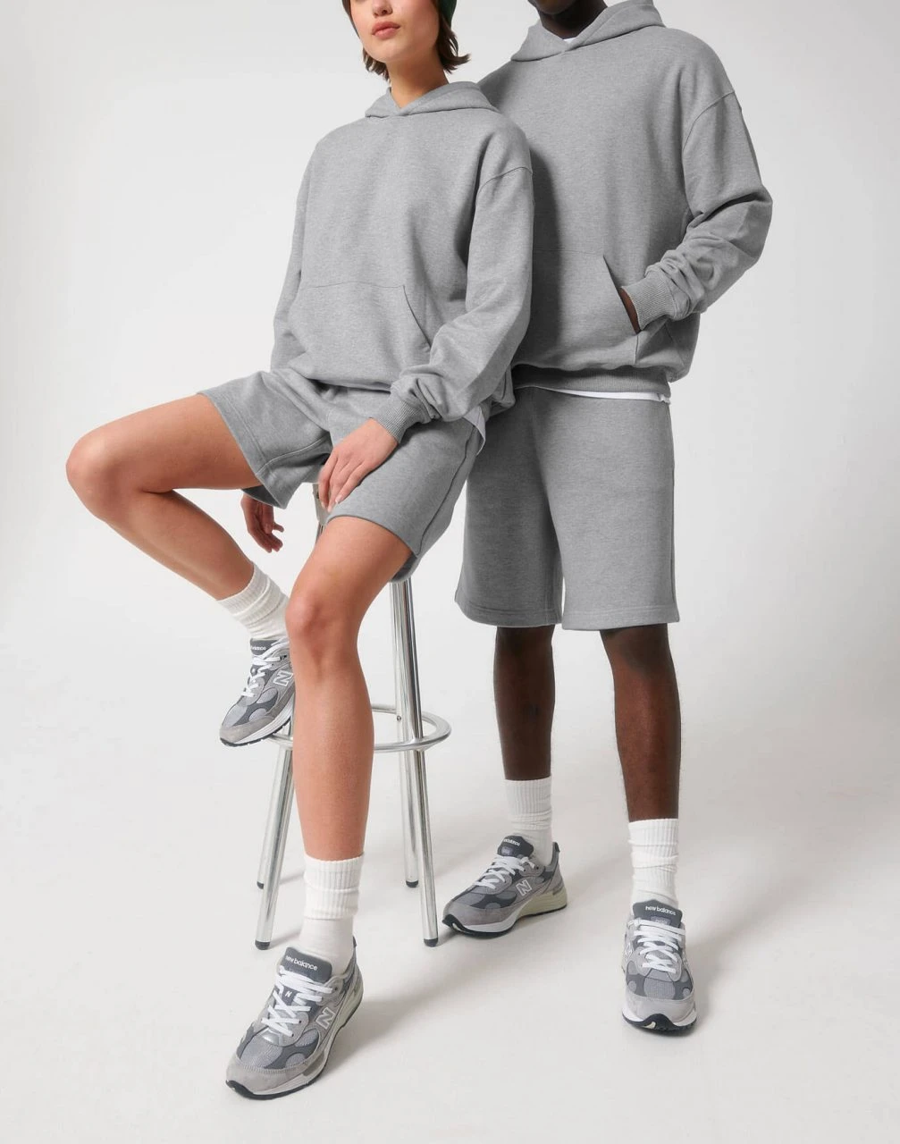 Oversized Unisex Heavy Hoodie Aus Bio-Baumwolle - Heather Grey 5 Oversized Unisex Heavy Hoodie Aus Bio-Baumwolle - Heather Grey – Bild 3