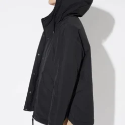 Theba Padded - Winterjacke Aus Bio-Baumwolle & Recyceltem Nylon - Black -Grundstoff Verkäufe faire winterjacke runde seitenschlitze J136CN02 black 1280x1280