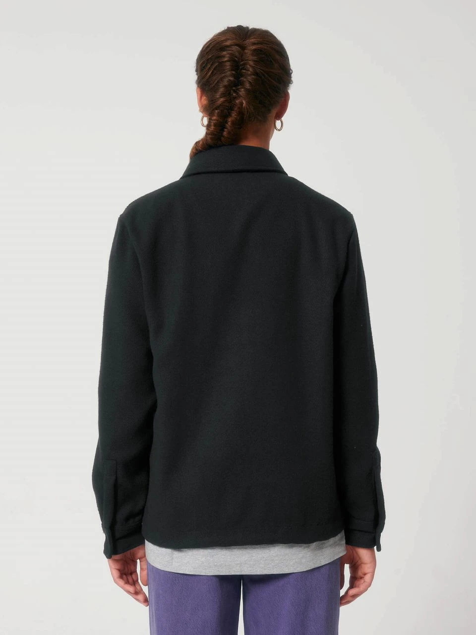 Unisex Twill Overshirt Aus Recyceltem Polyester - Black 7 Unisex Twill Overshirt Aus Recyceltem Polyester - Black – Bild 5