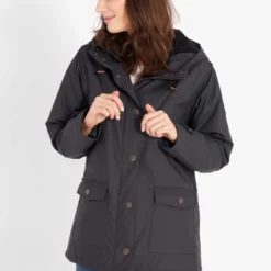 Derbe Gefütterte Regenjacke PENSHOLM - Phantom/black -Grundstoff Verkäufe nachhaltige gefuetterte regenjacke derbe Pensholm 091 1280x1280