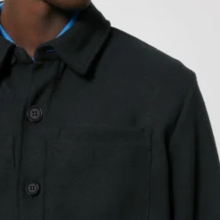 Unisex Twill Overshirt Aus Recyceltem Polyester - Black 19 Unisex Twill Overshirt Aus Recyceltem Polyester - Black -Grundstoff Verkäufe robustes Material gemuetlich stylisch U845 002 1280x1280