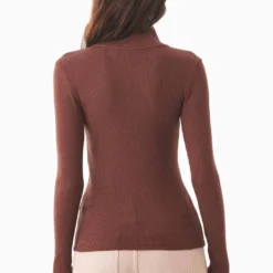 Longsleeve Mit Rollkragen Aus Bio-Baumwolle - Dark Brown 12 Longsleeve Mit Rollkragen Aus Bio-Baumwolle - Dark Brown -Grundstoff Verkäufe rueckansicht frauen langarmshirt slim fit casual 012 darkbrown 1280x1280