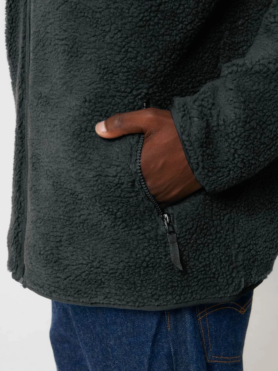 Unisex Sherpa-Jacke Aus Recyceltem Polyester - Black 10 Unisex Sherpa-Jacke Aus Recyceltem Polyester - Black – Bild 8