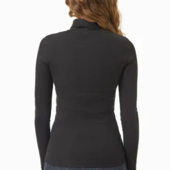 Longsleeve Mit Rollkragen Aus Bio-Baumwolle - Black 11 Longsleeve Mit Rollkragen Aus Bio-Baumwolle - Black -Grundstoff Verkäufe w casual 012 black hochwertiges Longsleeve mit doppellagigem Stehkragen aus Bio Baumwolle faire Mode vegan Rueckansicht 1280x1280